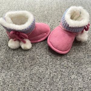 SG footwear. Baby booties. Size 6-12M.